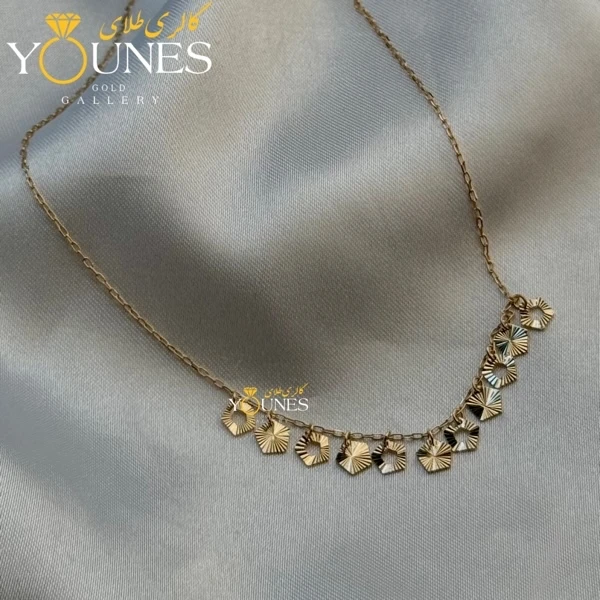 تصویر دوم گردنبند طلا پنج ضلعی